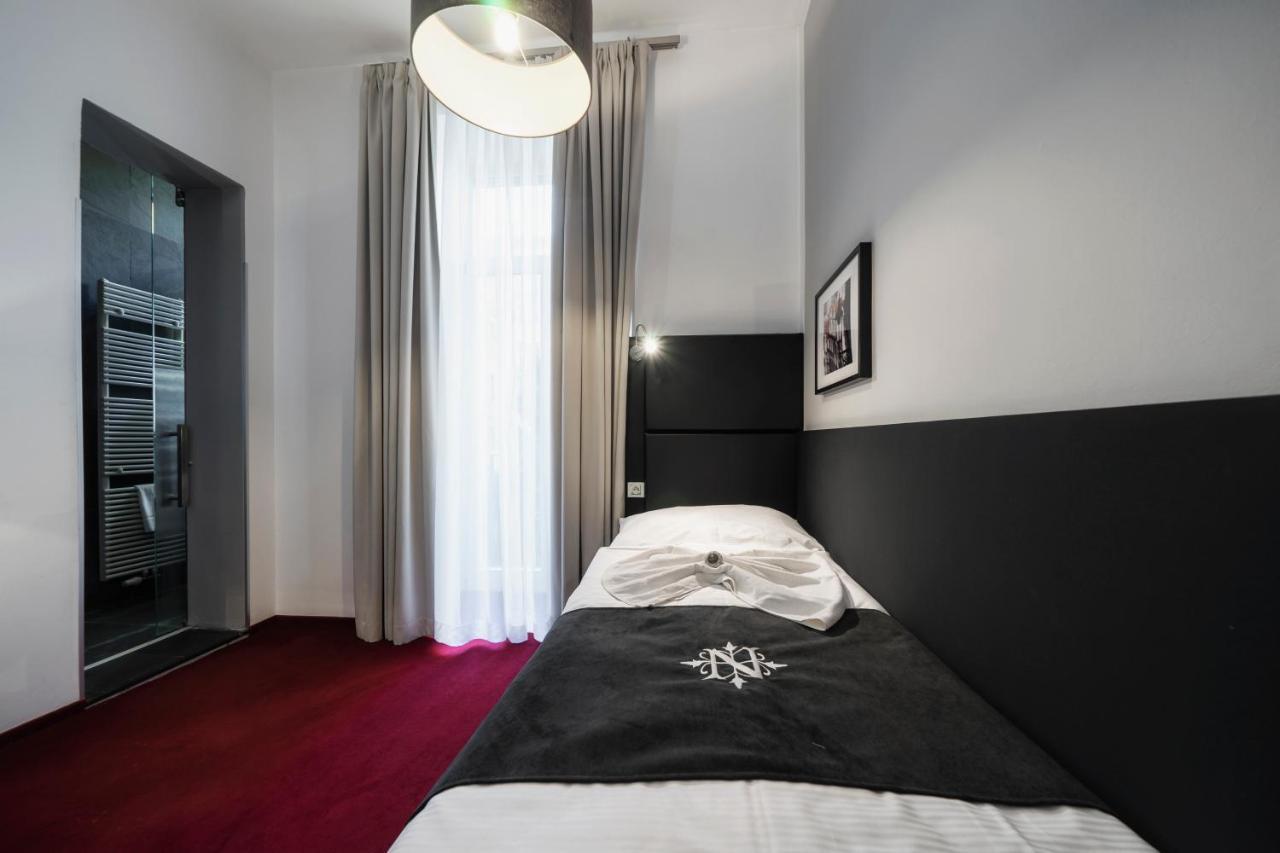 Otel Noir