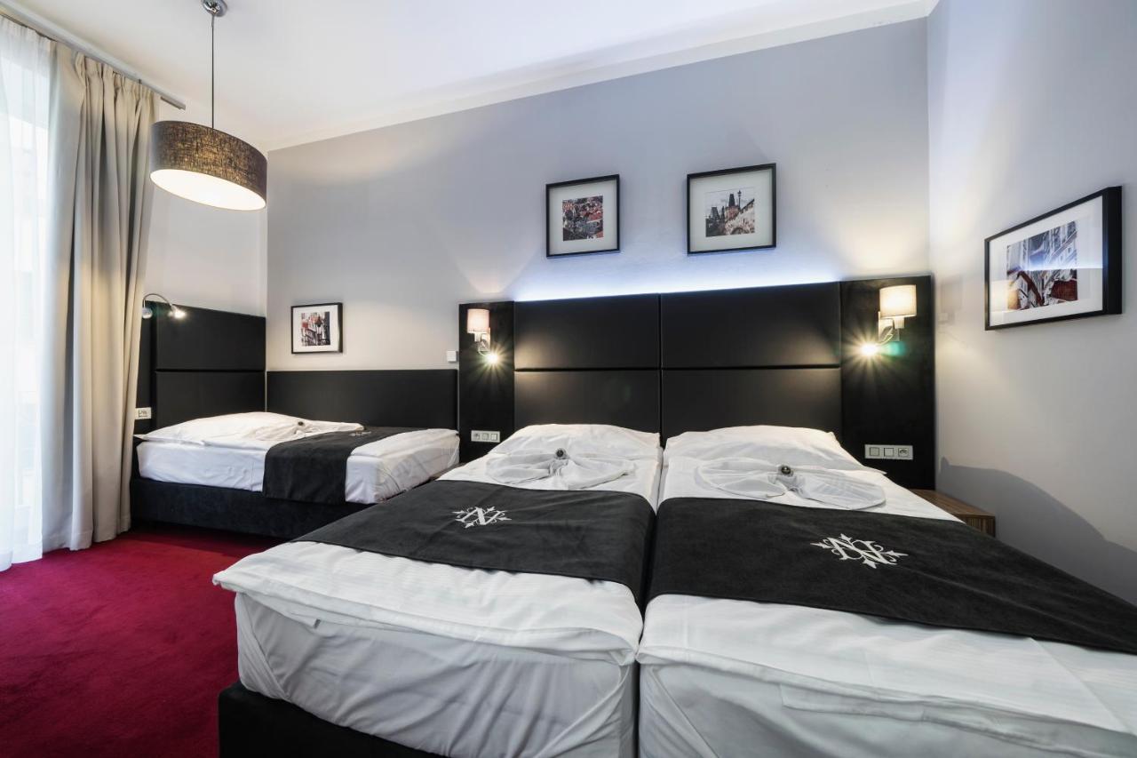 Otel Noir