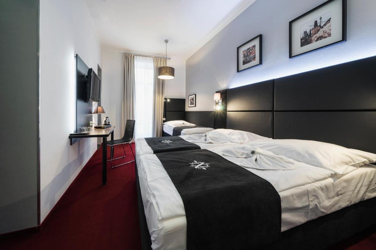 Otel Noir