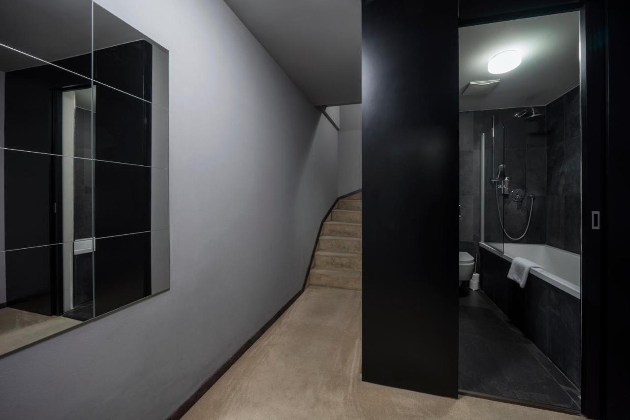 Otel Noir