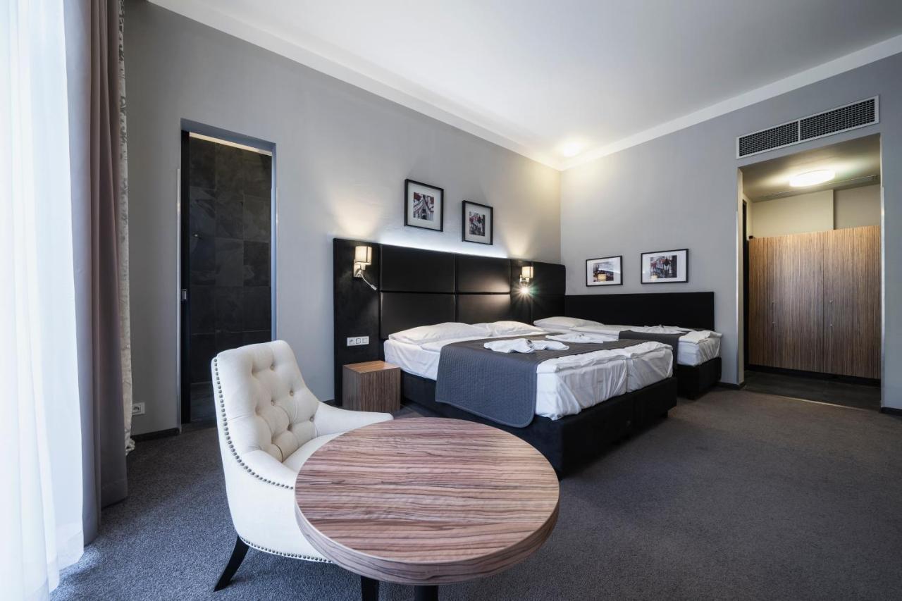 Noir Otel 4*